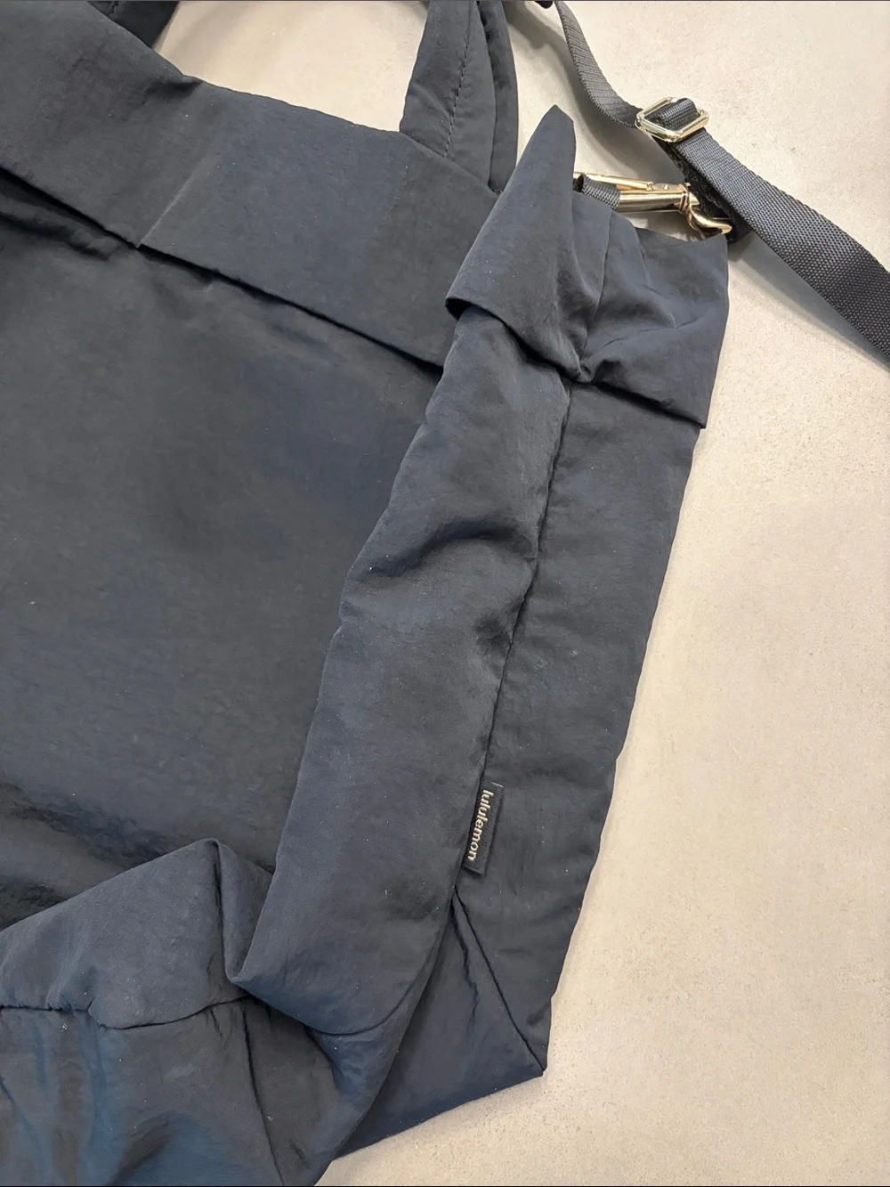 Lululemon ‘On My Level 20L’ Black/Gold Tote
